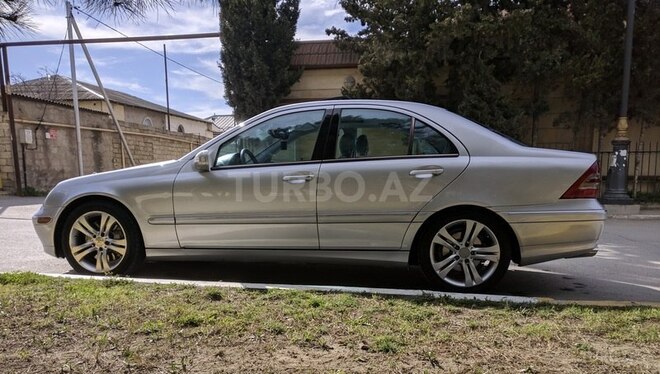 Mercedes C 230 2004, 370,000 km - 2.5 l - Bakı