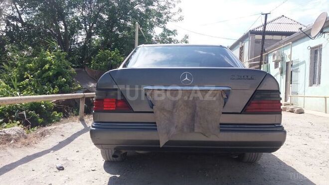 Mercedes E 230 1992, 356,000 km - 2.3 l - Sumqayıt