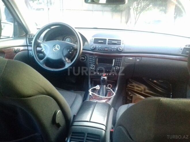 Mercedes E 220 2004, 278,000 km - 2.2 л - Bakı