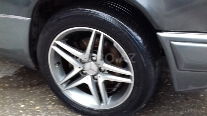 Mercedes E 220 1994, 175,350 km - 2.2 л - Bakı