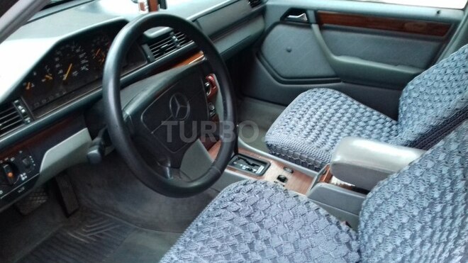 Mercedes E 220 1994, 175,350 km - 2.2 л - Bakı