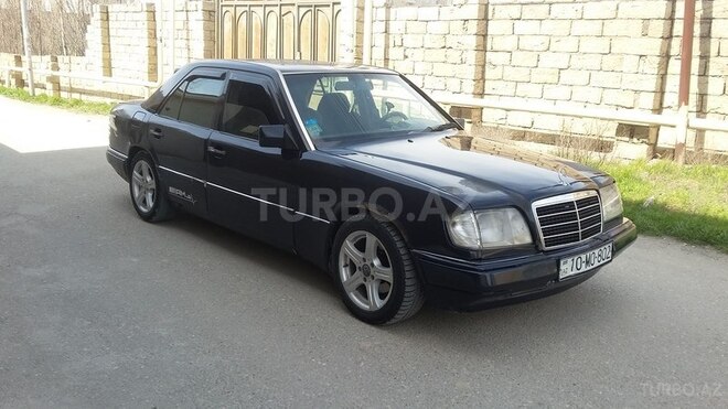 Mercedes E 200 1993, 325,460 km - 2.0 l - Bakı