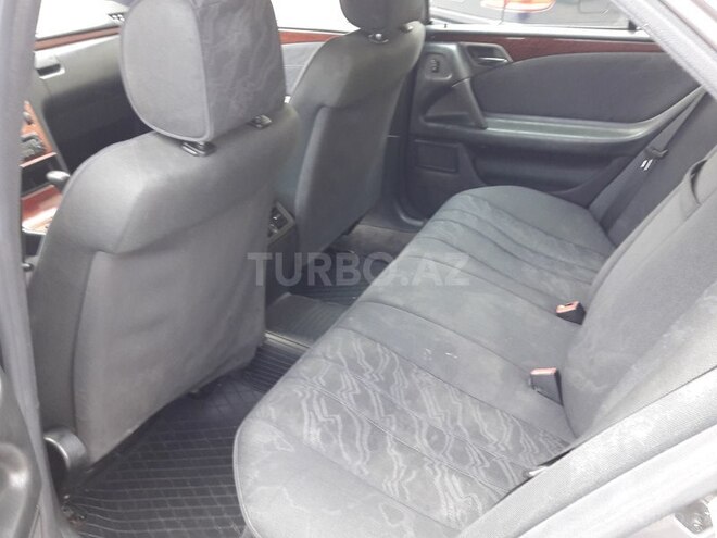 Mercedes E 200 1997, 270,000 km - 2.0 l - Bakı