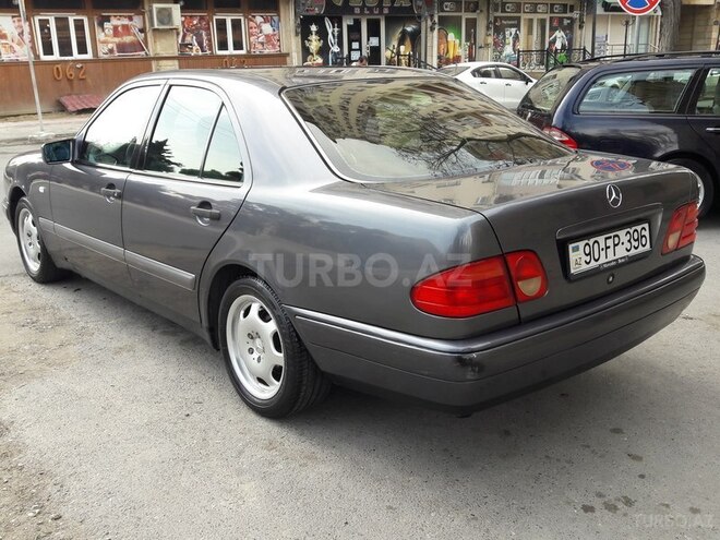 Mercedes E 200 1997, 270,000 km - 2.0 l - Bakı