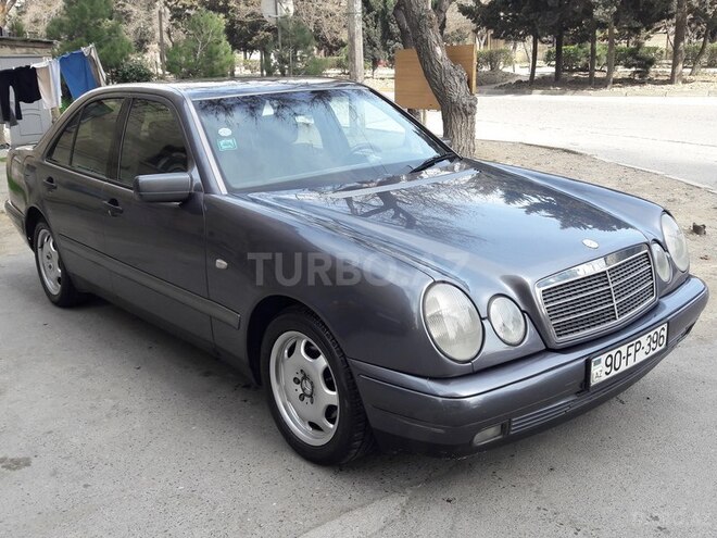 Mercedes E 200 1997, 270,000 km - 2.0 l - Bakı