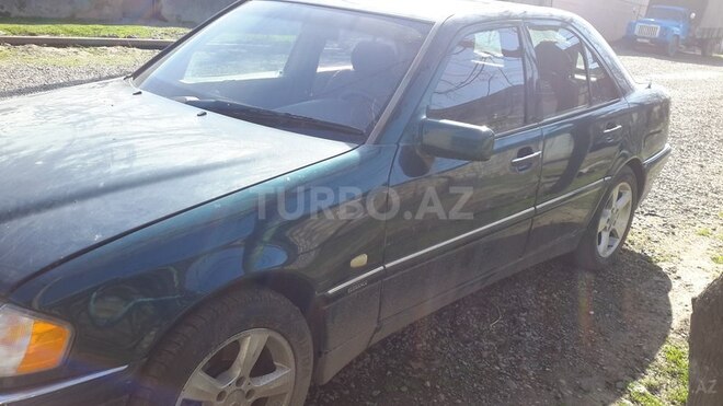 Mercedes C 280 1997, 333,330 km - 2.8 l - Qazax