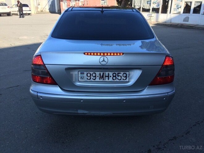 Mercedes E 220 2002, 240,705 km - 2.2 l - Bakı