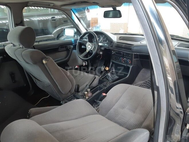 BMW 525 1995, 300,000 km - 2.5 l - Bakı
