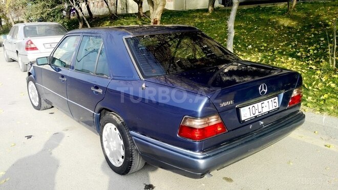 Mercedes E 300 1994, 400,000 km - 3.0 l - Bakı