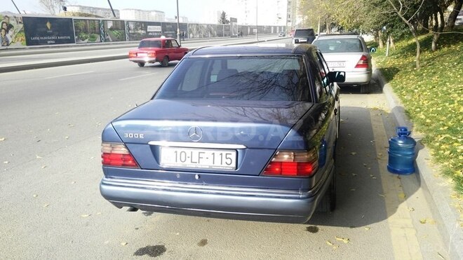 Mercedes E 300 1994, 400,000 km - 3.0 l - Bakı