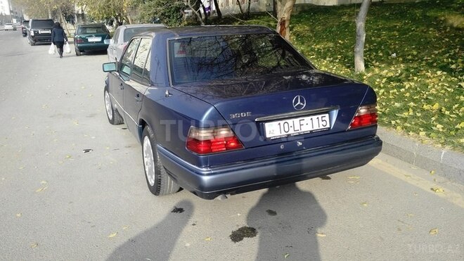 Mercedes E 300 1994, 400,000 km - 3.0 l - Bakı