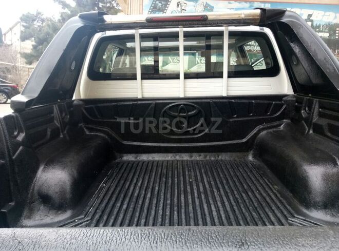 Toyota Hilux 2011, 180,000 km - 2.5 l - Bakı