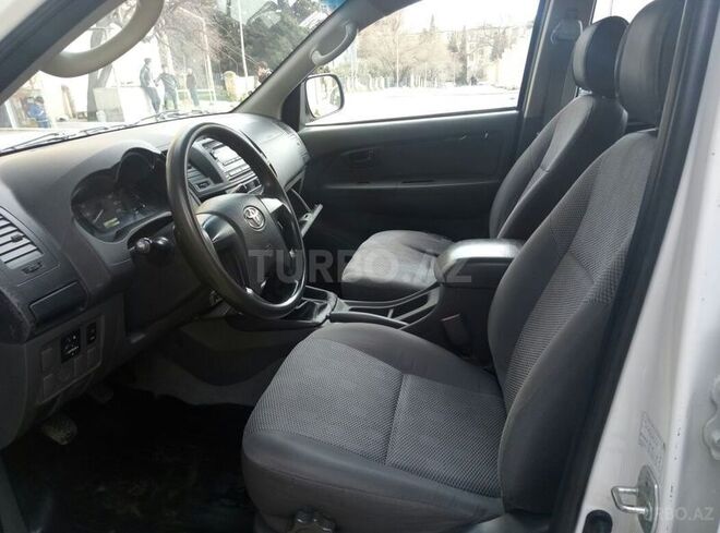 Toyota Hilux 2011, 180,000 km - 2.5 l - Bakı
