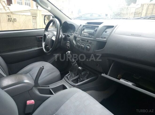 Toyota Hilux 2011, 180,000 km - 2.5 l - Bakı