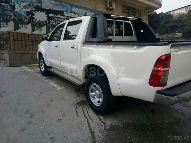 Toyota Hilux 2011, 180,000 km - 2.5 l - Bakı