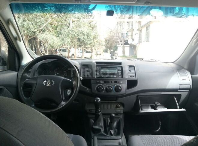 Toyota Hilux 2011, 180,000 km - 2.5 l - Bakı