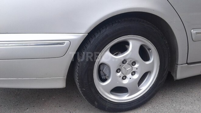 Mercedes E 220 2000, 328,524 km - 2.2 l - Sumqayıt