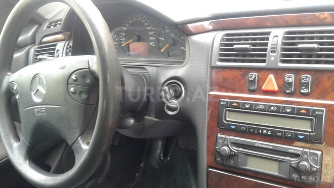 Mercedes E 220 2000, 328,524 km - 2.2 l - Sumqayıt