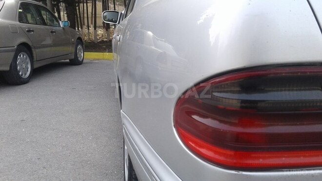 Mercedes E 220 2000, 328,524 km - 2.2 l - Sumqayıt