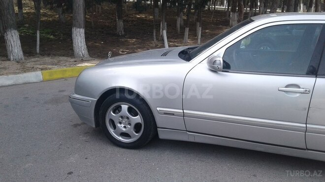 Mercedes E 220 2000, 328,524 km - 2.2 l - Sumqayıt