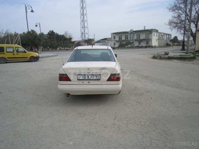 Mercedes E 250 1994, 391,200 km - 2.5 l - Bakı