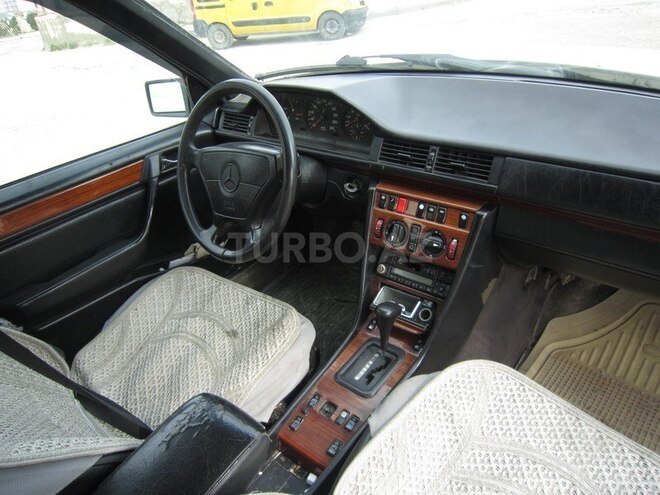 Mercedes E 250 1994, 391,200 km - 2.5 l - Bakı