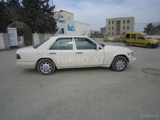 Mercedes E 250 1994, 391,200 km - 2.5 l - Bakı