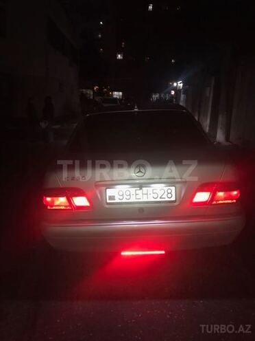Mercedes E 230 1997, 342,000 km - 2.3 l - Bakı