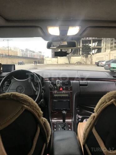 Mercedes E 230 1997, 342,000 km - 2.3 l - Bakı