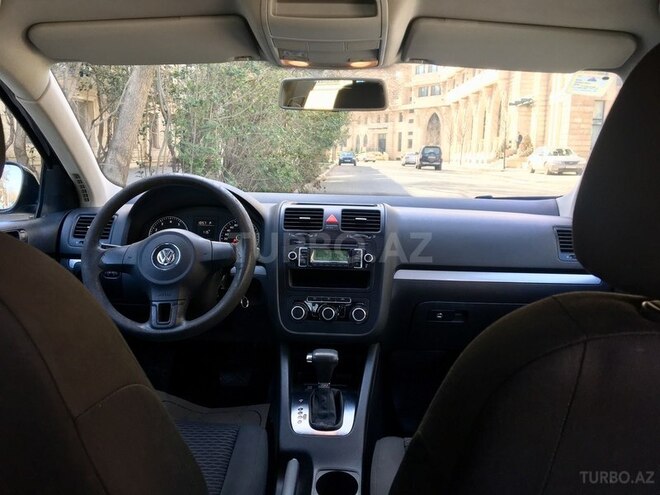 Volkswagen Jetta 2010, 137,000 km - 1.6 l - Bakı