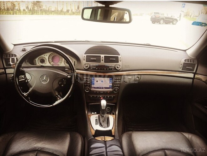 Mercedes E 240 2002, 242,000 km - 2.4 l - Bakı