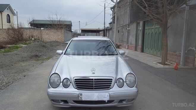Mercedes E 200 2000, 265,000 km - 2.2 л - Yevlax