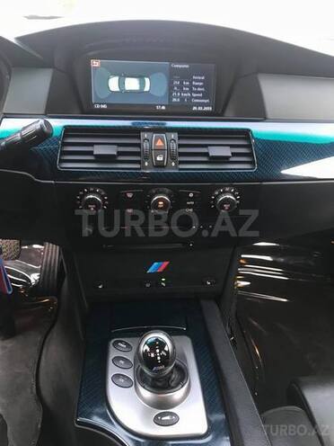 BMW M5 2006, 100,000 km - 5.0 l - Zaqatala