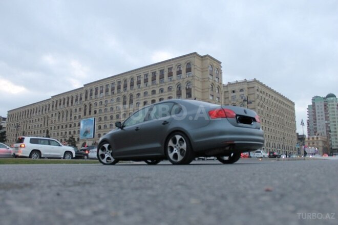 Volkswagen Jetta 2011, 64,000 km - 2.5 л - Bakı