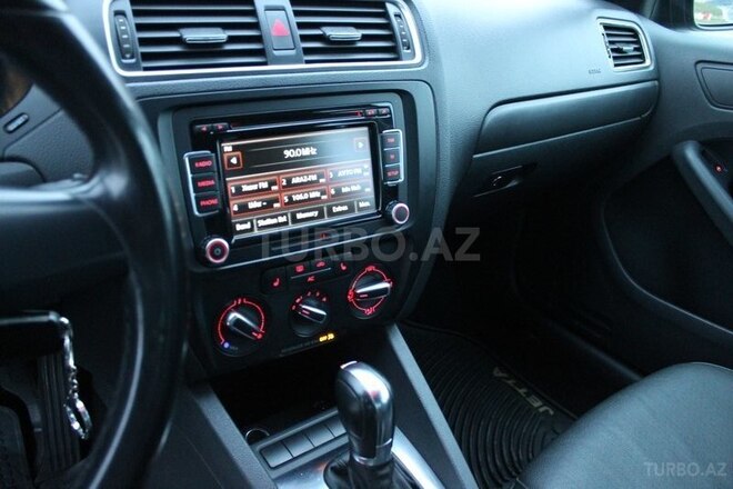 Volkswagen Jetta 2011, 64,000 km - 2.5 л - Bakı