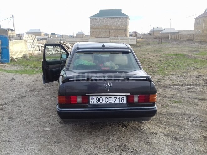 Mercedes 190 1991, 412,263 km - 2.0 l - Salyan