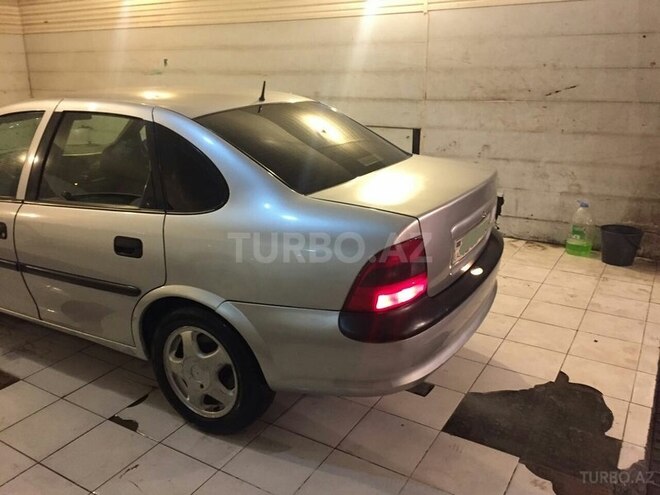 Opel Vectra 1997, 236,000 km - 1.8 l - Bakı