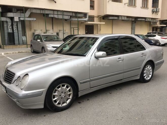 Mercedes E 200 2001, 256,000 km - 2.0 l - Bakı