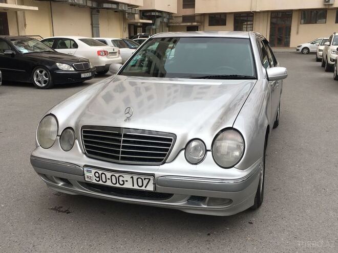 Mercedes E 200 2001, 256,000 km - 2.0 l - Bakı