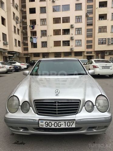 Mercedes E 200 2001, 256,000 km - 2.0 l - Bakı