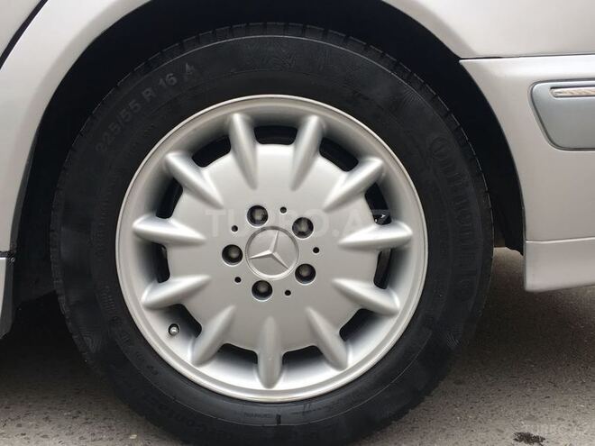 Mercedes E 200 2001, 256,000 km - 2.0 l - Bakı