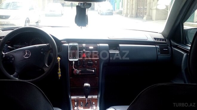 Mercedes E 220 2000, 310,000 km - 2.2 l - Bakı