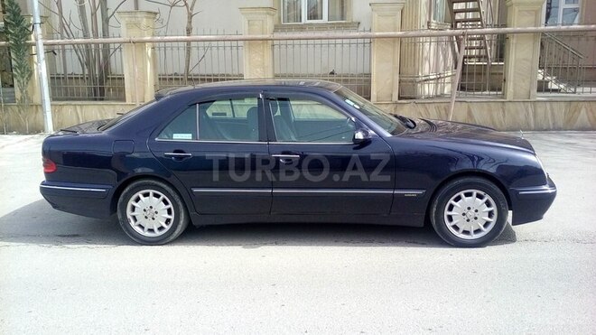 Mercedes E 220 2000, 310,000 km - 2.2 l - Bakı