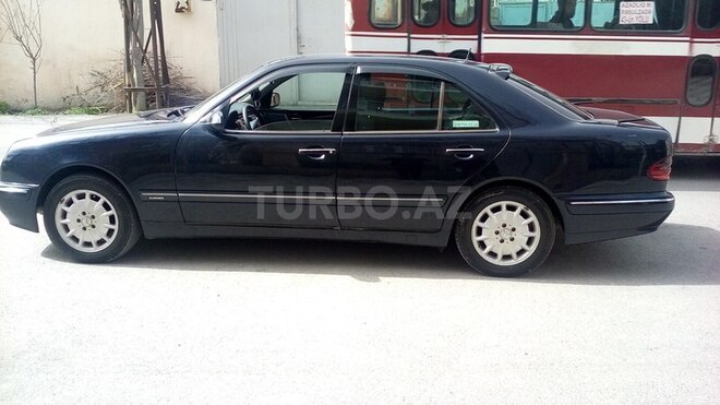 Mercedes E 220 2000, 310,000 km - 2.2 l - Bakı