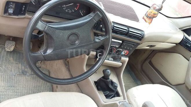 BMW 525 1993, 60,000 km - 2.5 l - Masallı