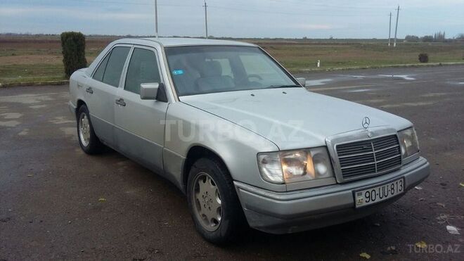 Mercedes E 200 1991, 400,000 km - 2.0 л - Füzuli