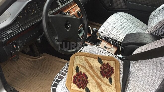 Mercedes E 200 1991, 400,000 km - 2.0 л - Füzuli