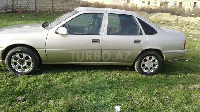 Opel Vectra 1989, 275,080 km - 1.8 l - Bakı