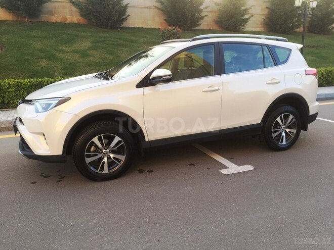 Toyota RAV4 2017, 6,000 km - 2.0 l - Bakı