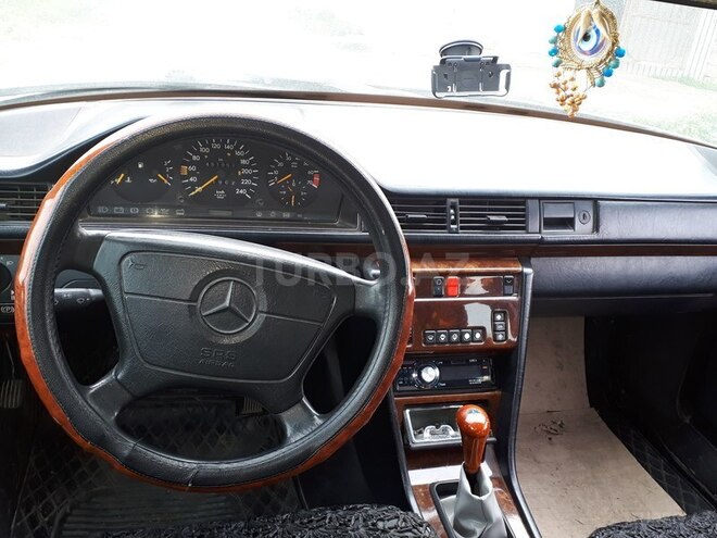 Mercedes E 200 1992, 450,000 km - 0.2 l - Bakı